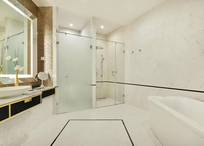 Parisi Udvar Budapest, Part Of Hyatt Hotel