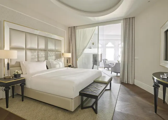 Parisi Udvar Budapest, Part Of Hyatt Hotel