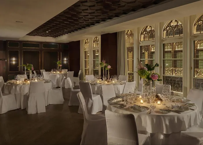 Parisi Udvar Budapest, Part Of Hyatt