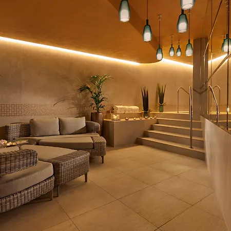 Parisi Udvar Budapest, Part Of Hyatt