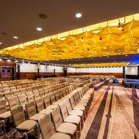 Parisi Udvar Budapest, Part Of Hyatt