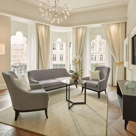 Szálloda Párisi Udvar Budapest, Part Of Hyatt