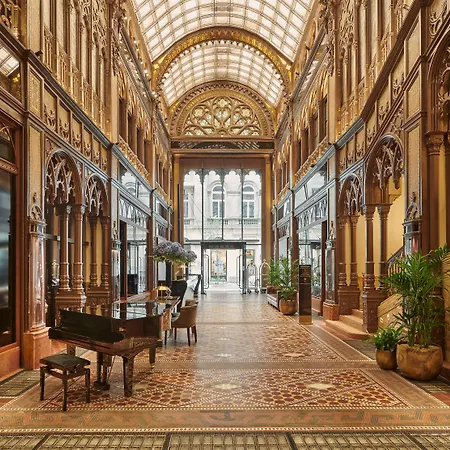 Parisi Udvar Budapest, Part Of Hyatt