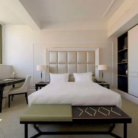 Parisi Udvar Budapest, Part Of Hyatt