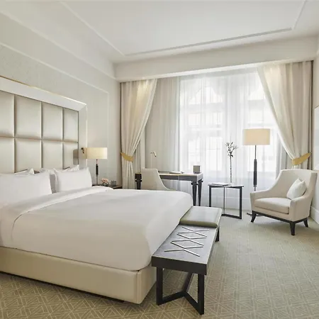 Párisi Udvar Budapest, Part Of Hyatt