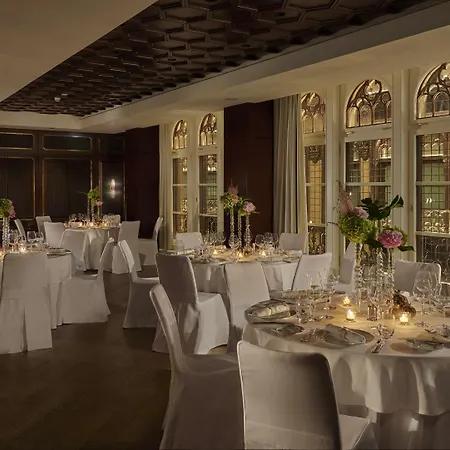 Parisi Udvar Budapest, Part Of Hyatt