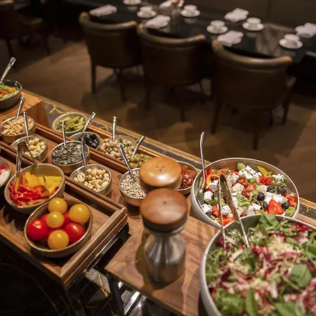 Parisi Udvar Budapest, Part Of Hyatt 5*
