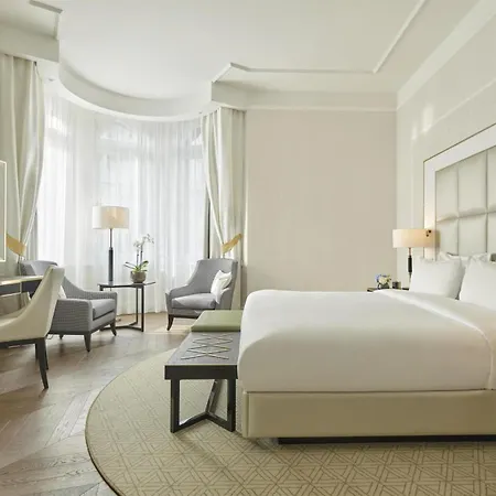 Parisi Udvar Budapest, Part Of Hyatt
