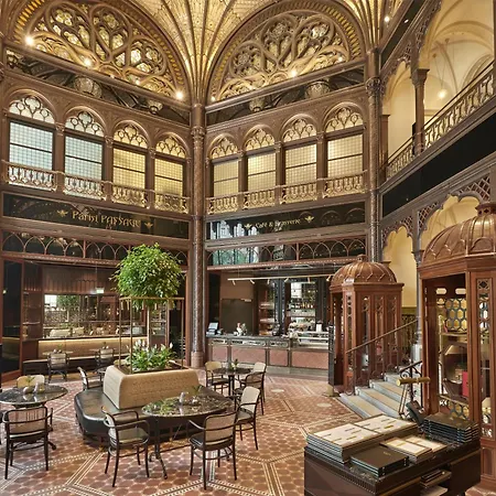 Párisi Udvar Budapest, Part Of Hyatt