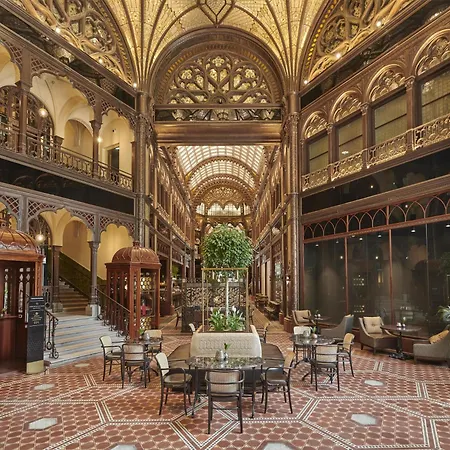 Szálloda Párisi Udvar Budapest, Part Of Hyatt