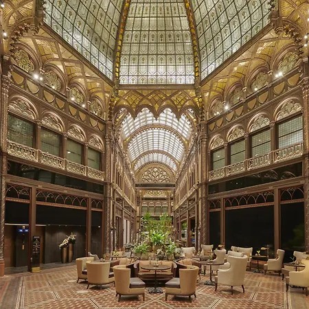 Parisi Udvar Budapest, Part Of Hyatt