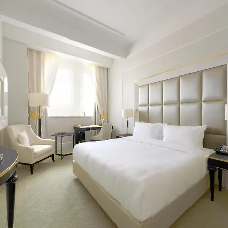 Párisi Udvar Budapest, Part Of Hyatt Hotel