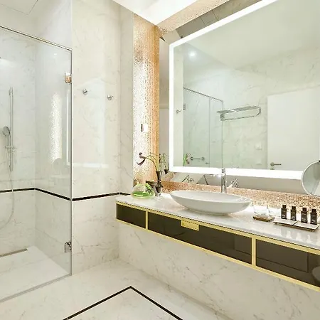 Párisi Udvar Budapest, Part Of Hyatt 5* Budapeste