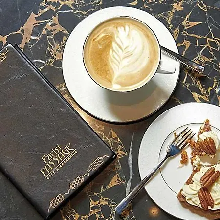 Párisi Udvar Budapest, Part Of Hyatt Hotel