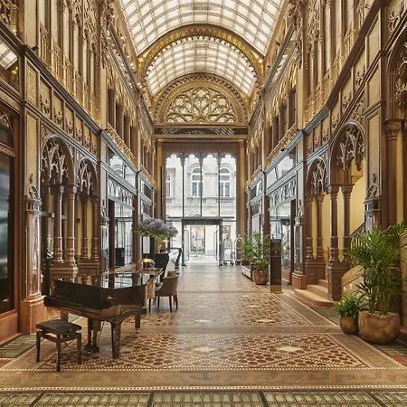 Parisi Udvar Budapest, Part Of Hyatt