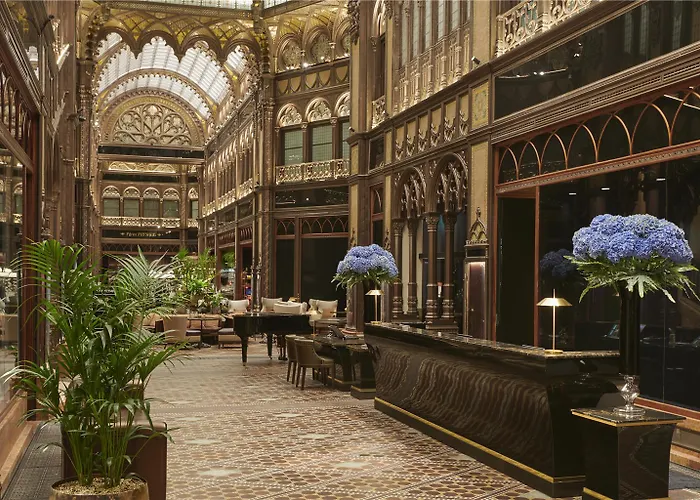 Szálloda Párisi Udvar Budapest, Part Of Hyatt