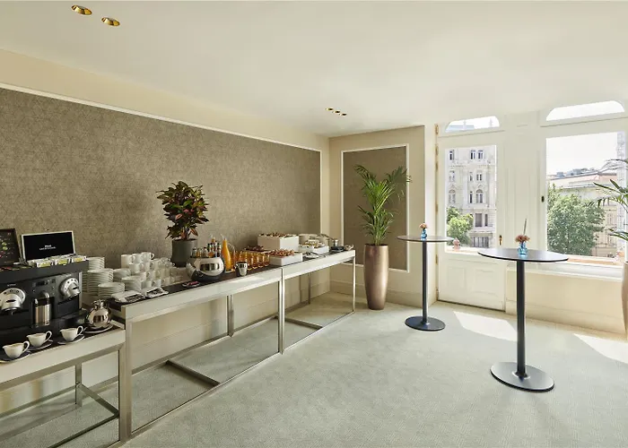 Szálloda Párisi Udvar Budapest, Part Of Hyatt