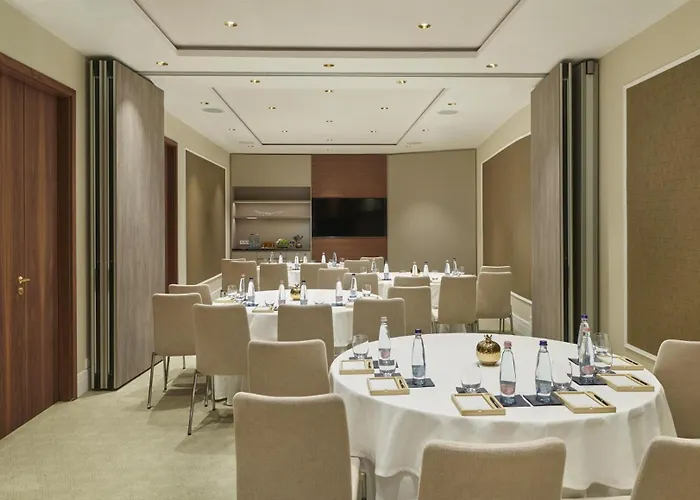 Párisi Udvar Budapest, Part Of Hyatt