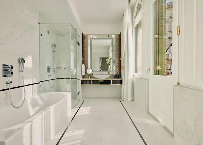 Párisi Udvar Budapest, Part Of Hyatt Szálloda