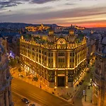 Parisi Udvar Budapest, Part Of Hyatt