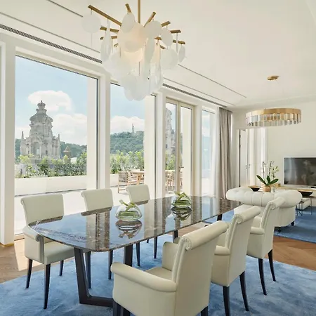 Parisi Udvar Budapest, Part Of Hyatt 5*